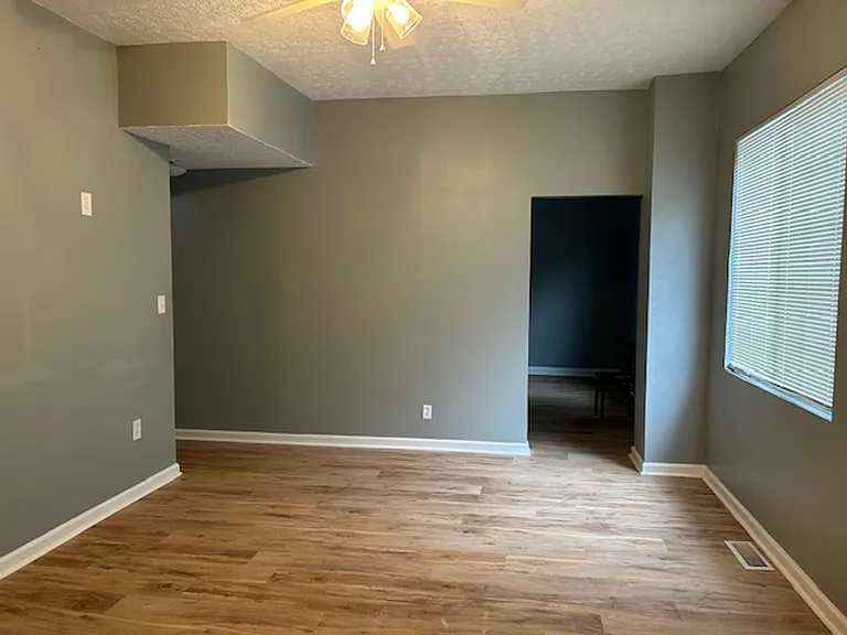 425 Huffman Ave — Photo 6