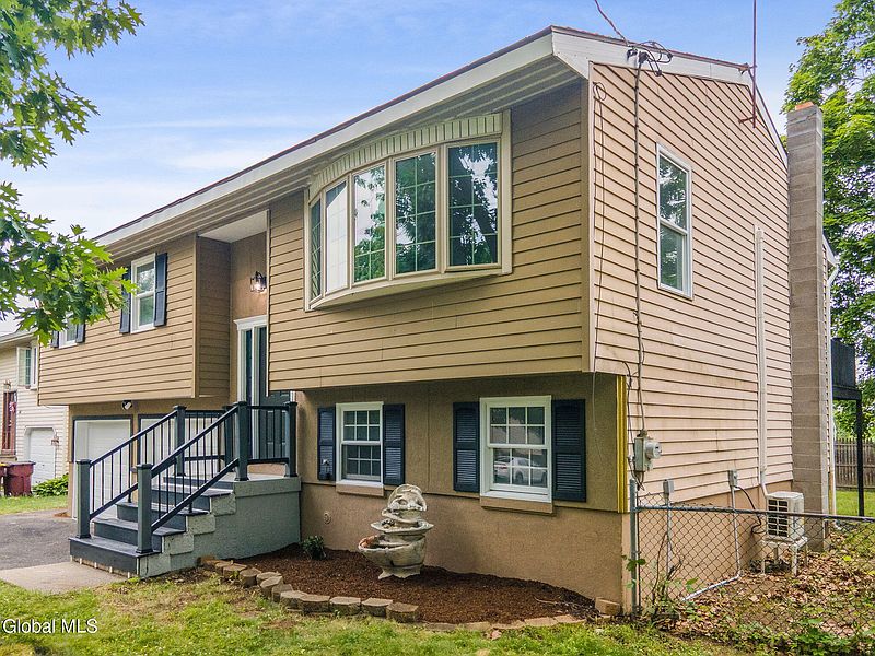 3rd image of 62 Green Island Avenue