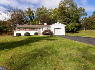 883 Stevens Ln, Langhorne, PA 19053