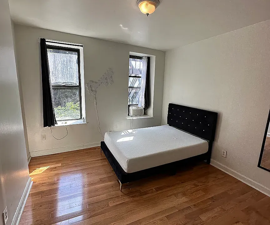 137 W 83rd St #2S