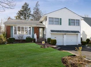 164 Lincoln St, Garden City, NY 11530