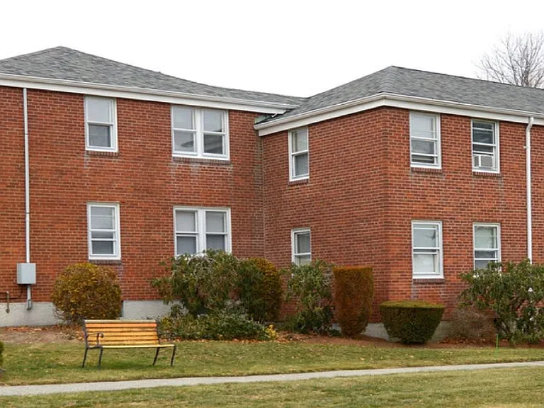 Shawomet Gardens Apartments — Photo 6