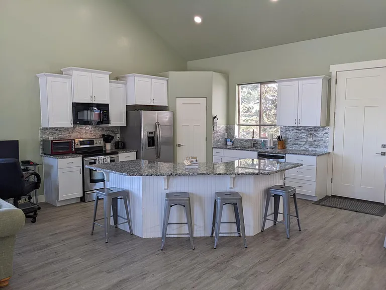 785 W Carter Dr — Photo 6
