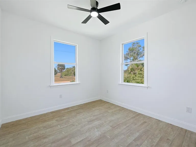 6 Bank Ct — Photo 19