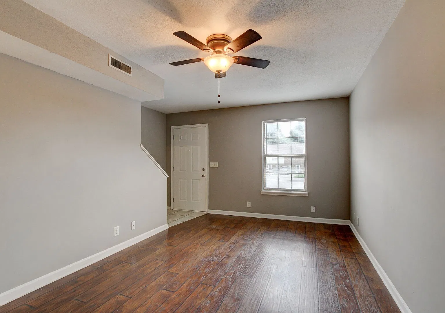 116 Hickory Trace — Photo 3