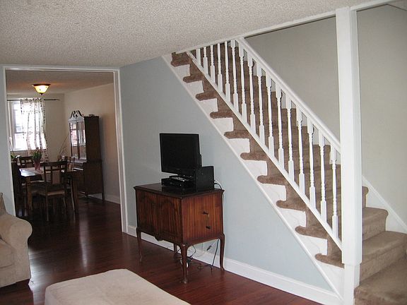 5th image of 926 Poplar Ave