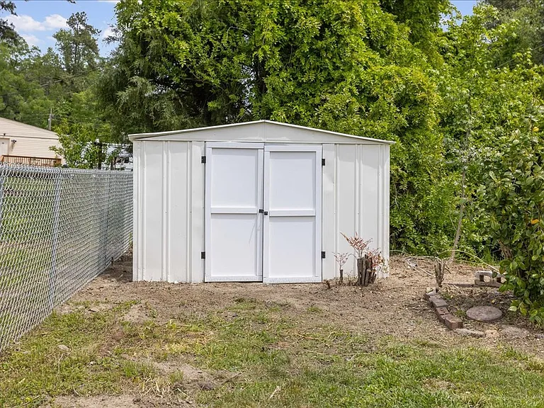 750 Hampton Rd — Photo 26