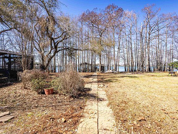 3rd image of 518 Island Point Dr