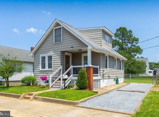38 Pine St, Gibbstown, NJ 08027