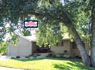 2605 Meadowood Dr, Manhattan, KS 66502