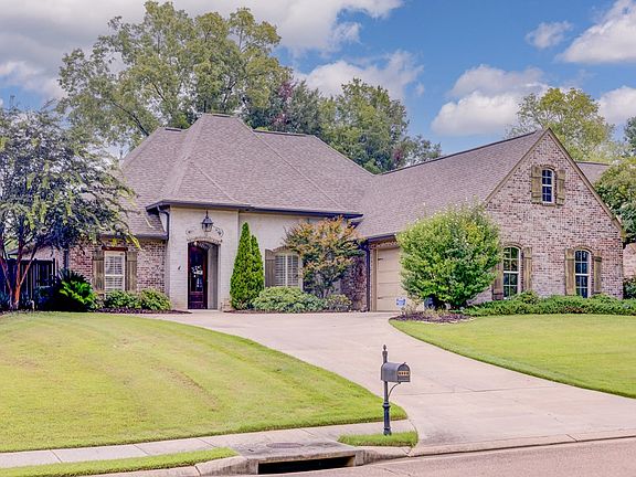 2nd image of 122 Twin Creeks Dr