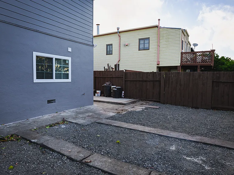 582 Euclid Ave #A — Photo 24