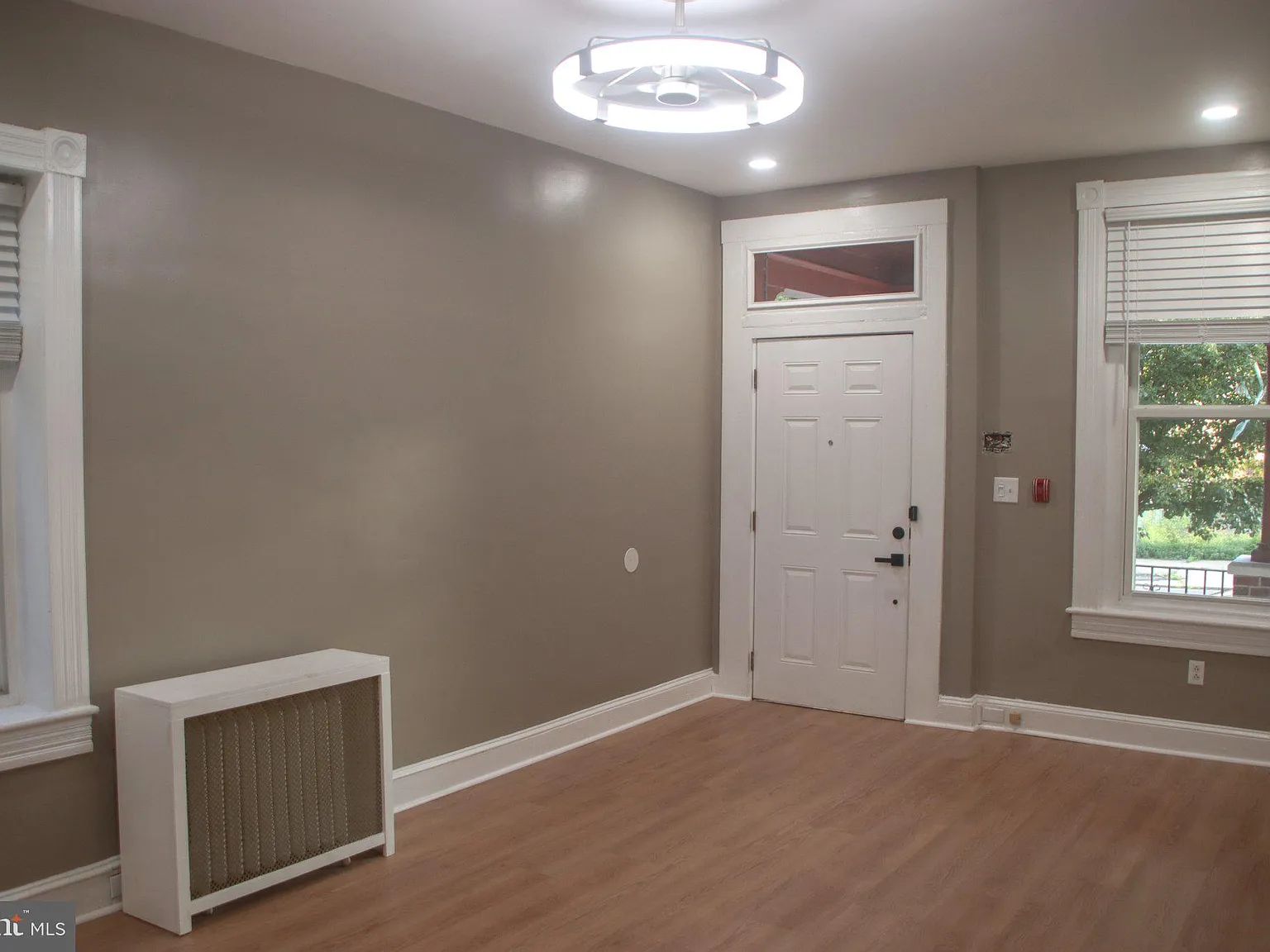 1 bed, 1.0 bath, 700 sqft, $1,595 — Photo 3