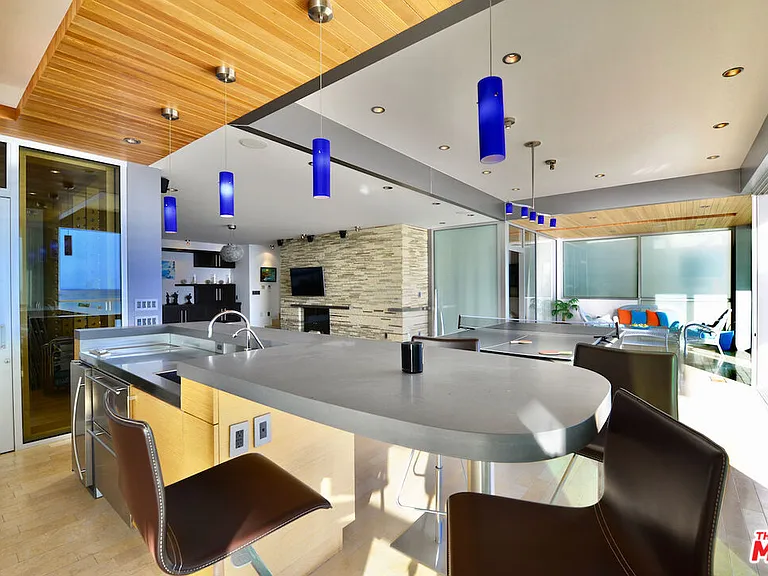 24826 Malibu Rd — Photo 34