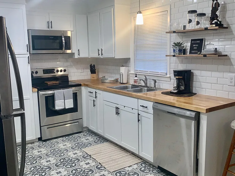 15 Regent Dr