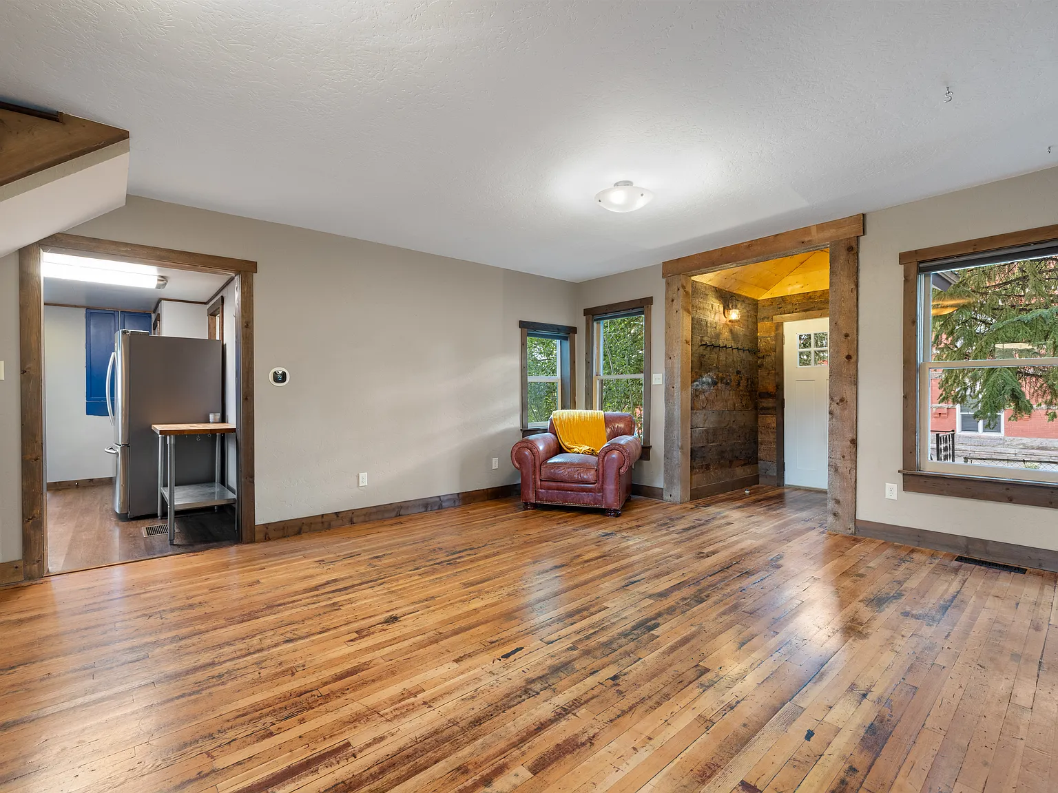 3 bed, 2414 sqft, $2,950 — Photo 4