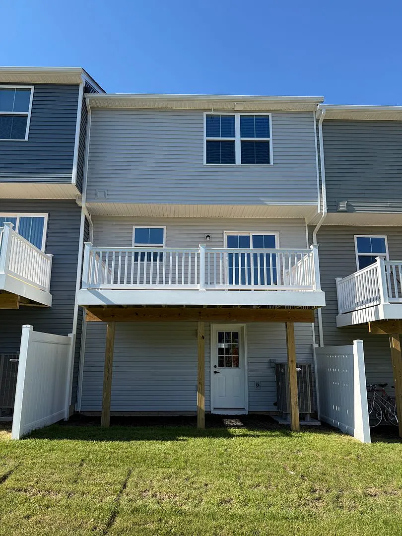 Brand-New 3-Bedroom Townhome in the Ridgeview Community — Photo 3