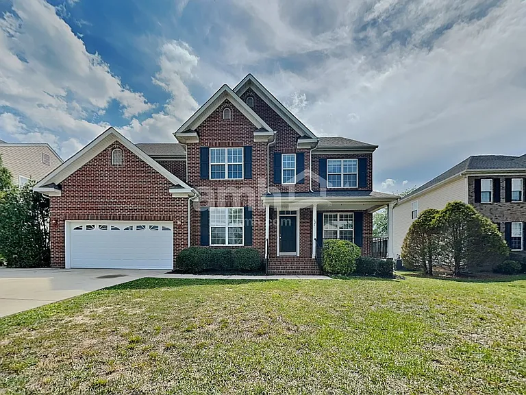 121 Hampton Lake Dr — Photo 1