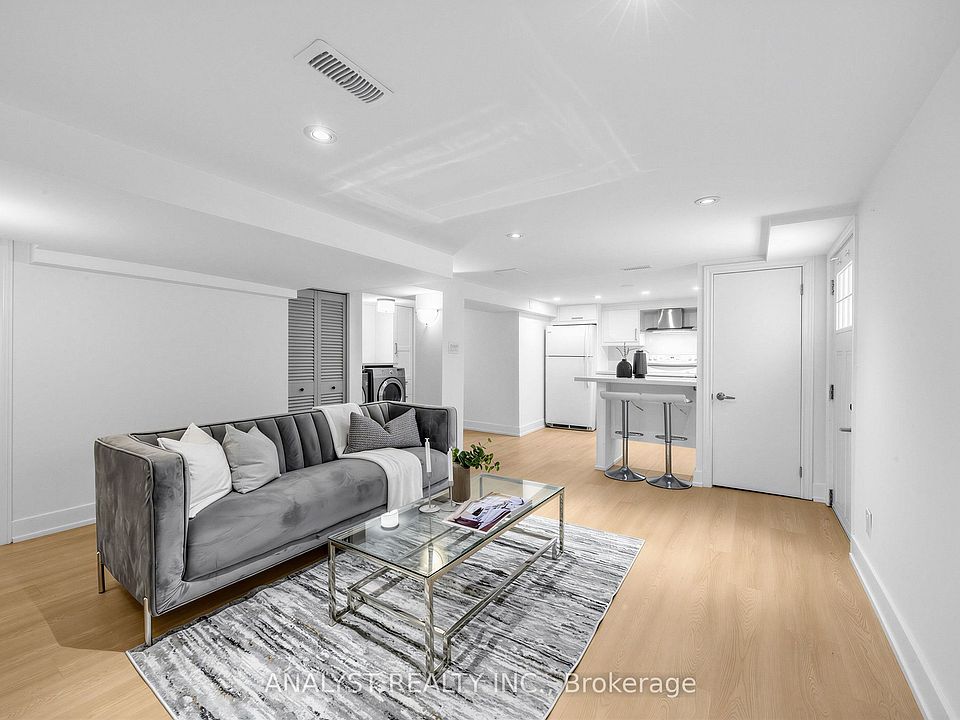 1st image of 39 Chartwell Rd