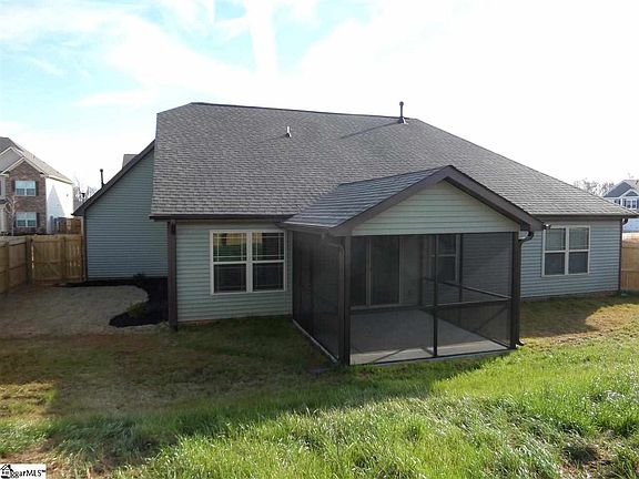 5th image of 5 Dunsborough Dr