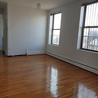 5th image of 28-02 Crescent St #B2