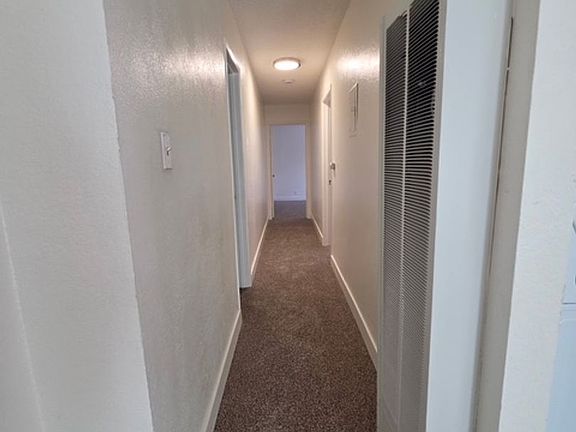 5th image of 423 S 6th St APT D