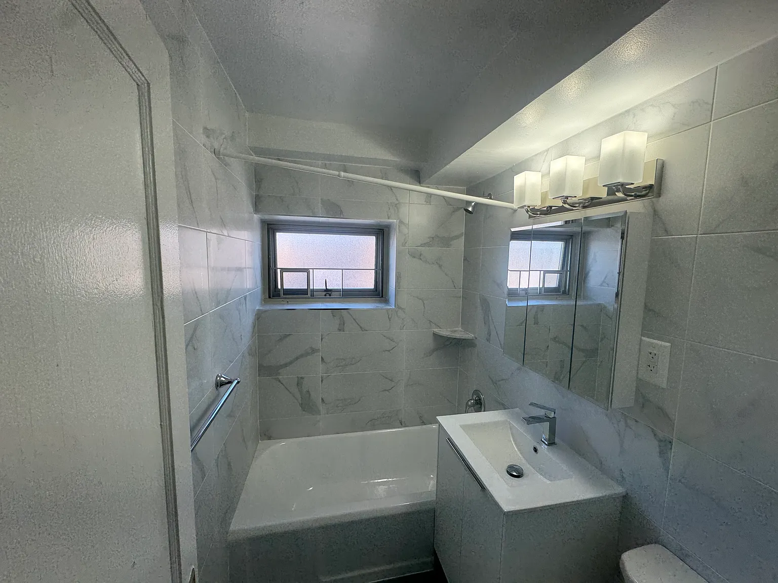 1 bed, 700 sqft, $2,395 — Photo 3