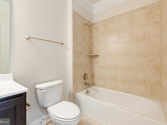 5th image of 1403 Exmoor Ln