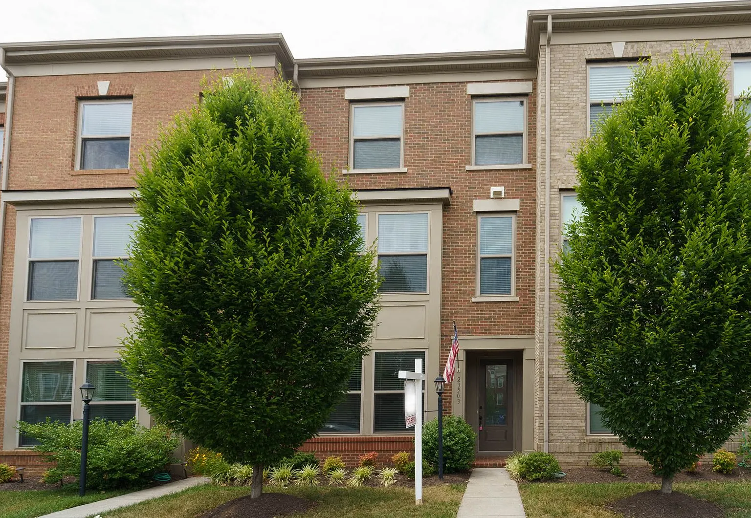 3 bedroom 3 bath townhouse in Brambleton — Photo 2