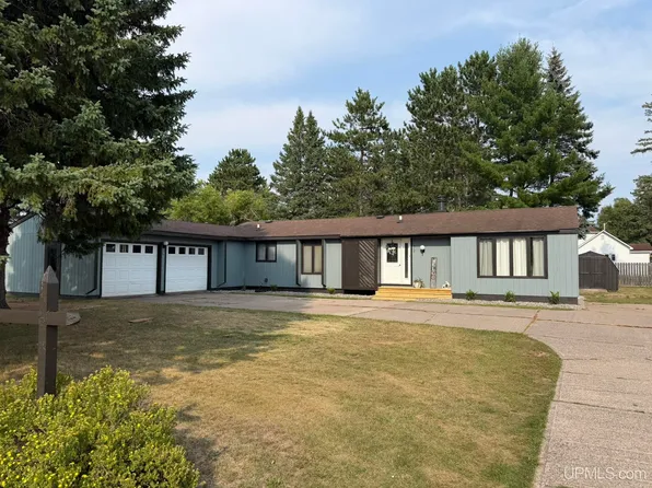 517 Adams St, Crystal Falls, MI 49920