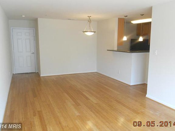 4th image of 3176 Summit Square Dr #4-B8