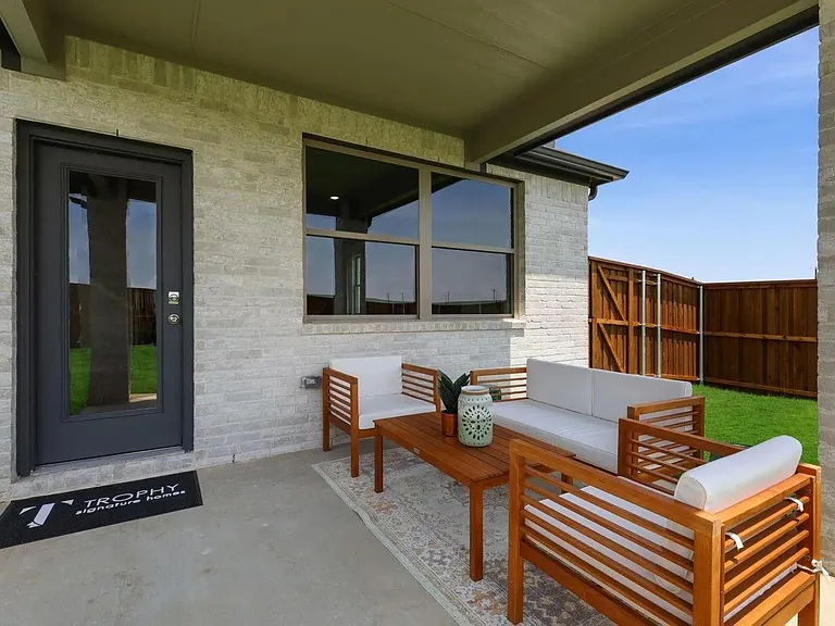2817 Foxwood St — Photo 31