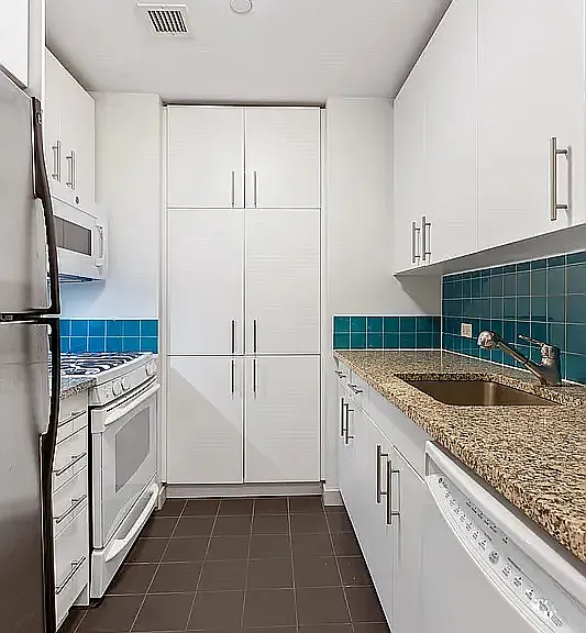 100 Atlantic Ave #2J — Photo 4