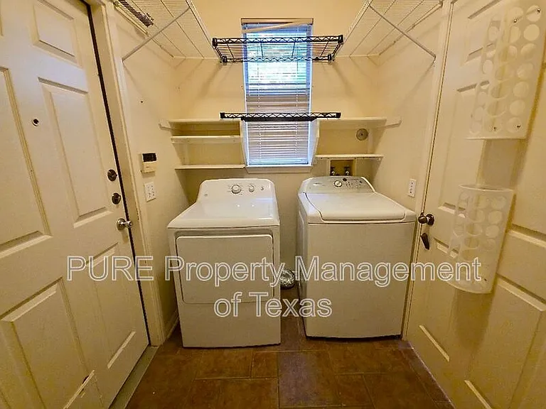 1103 Seton Hall Ln — Photo 16