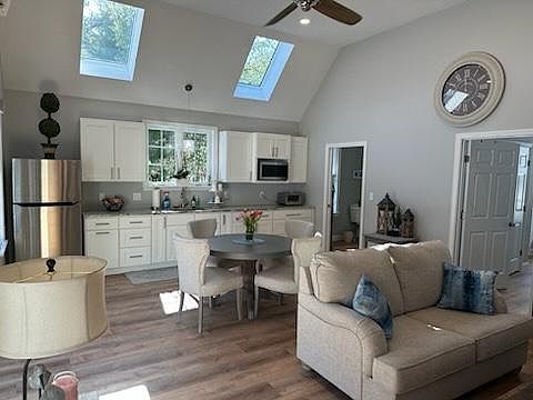 1st image of 34 Nestlenook Dr