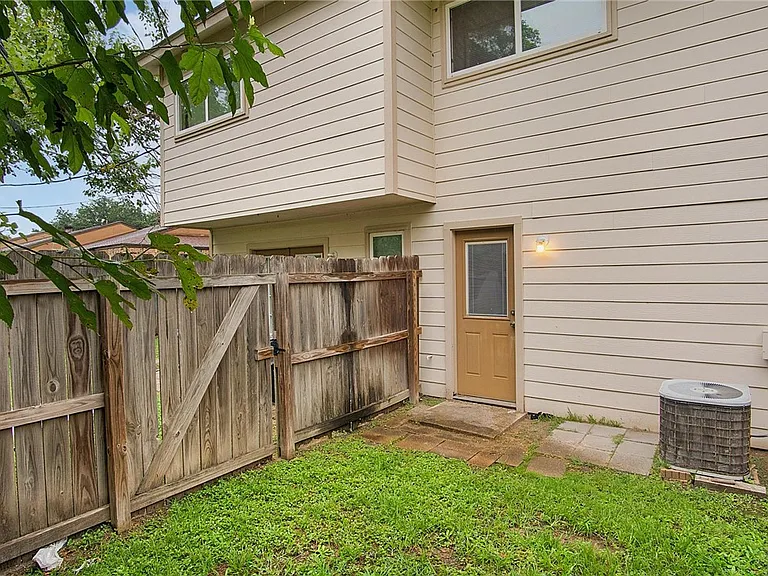 1102 Welsh Ave #B — Photo 14