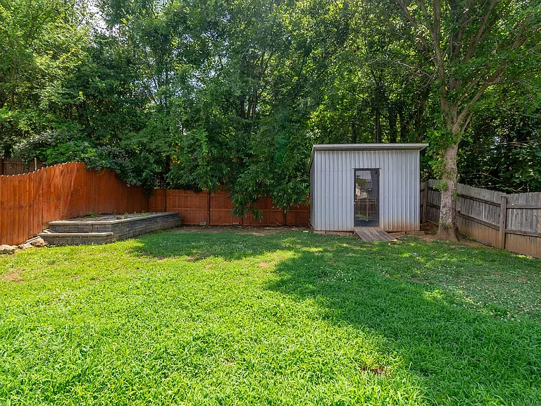 1053 Brianna Way — Photo 12