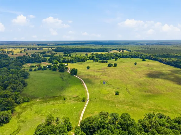 1663 County Road 1405, Bogata, TX 75417
