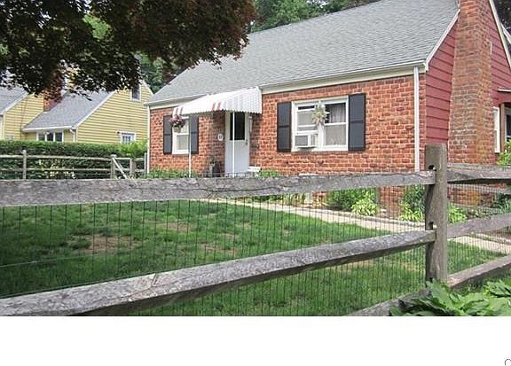 Updated Cape in sought after E. Norwalk.