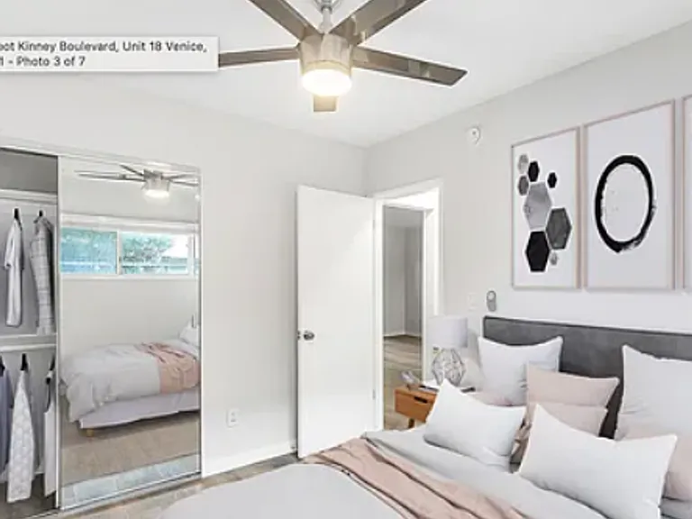 2727 Abbot Kinney Apartments, Venice CA — Photo 16