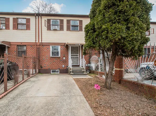 716 Saint Ann's Avenue image 1 of 13