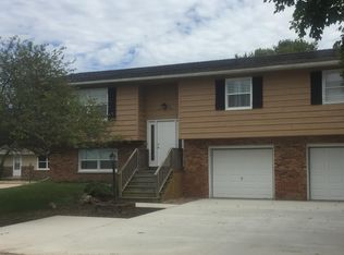 2706 S 1st St, Champaign, IL 61822