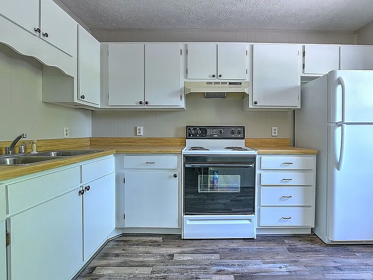 405 Cypress St — Photo 3