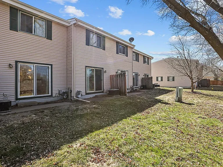 822 Woodgate Dr #102 — Photo 17