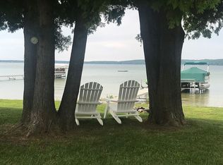 7626 Ingleston Dr, Beulah, MI 49617