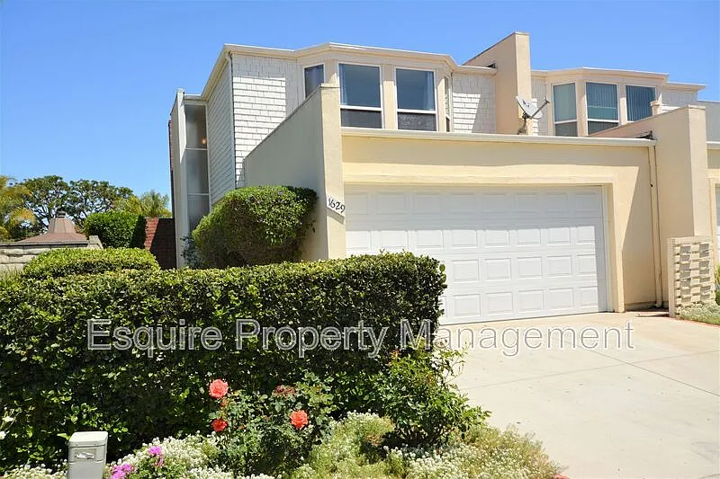 3 bed, 2.5 bath, 1663 sqft, $3,750 — Photo 1