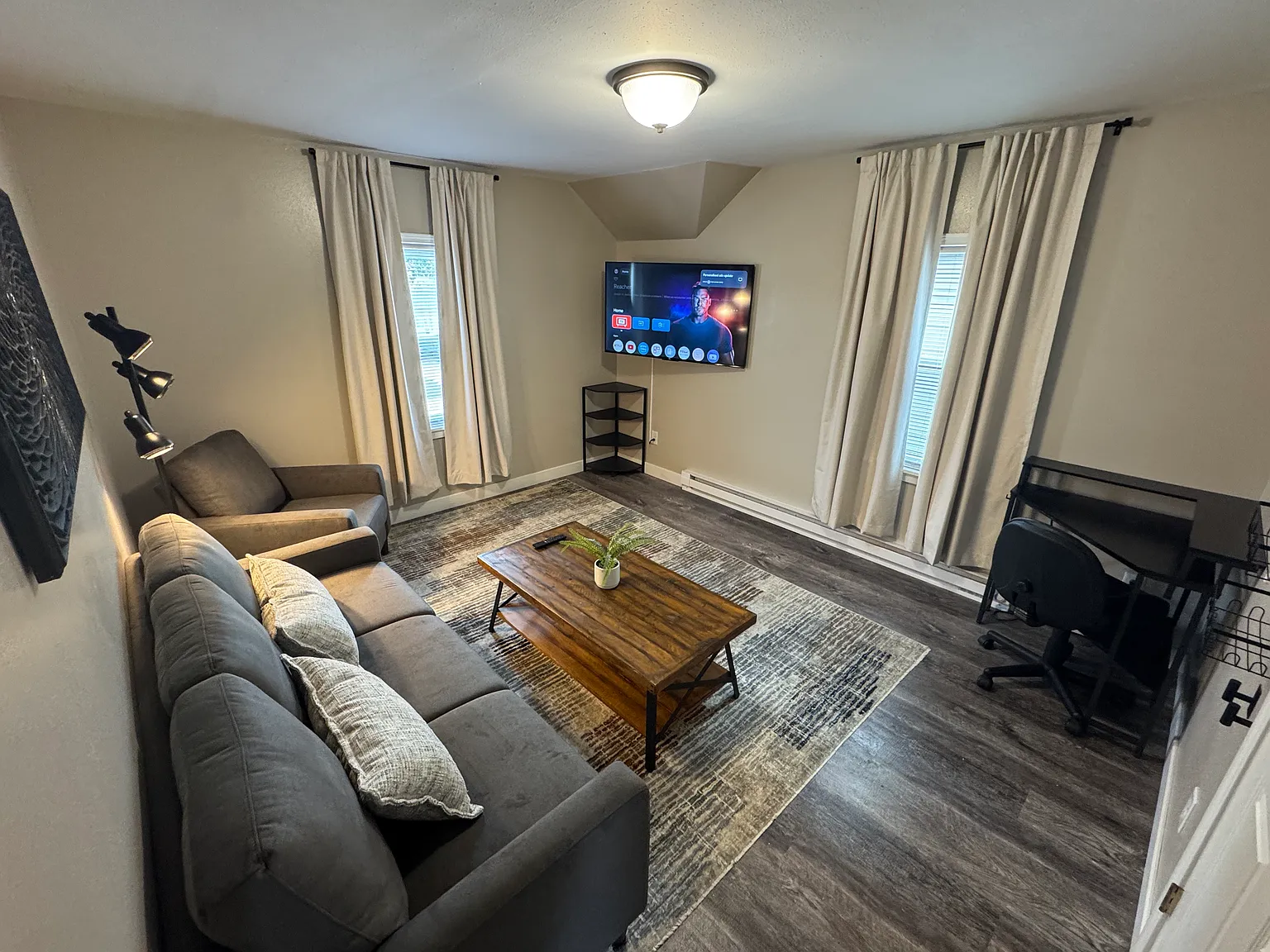 2 bed, 616 sqft, $2,250 — Photo 2