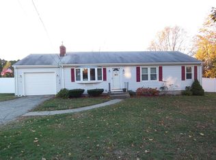 270 Turnpike Ave, Portsmouth, RI 02871