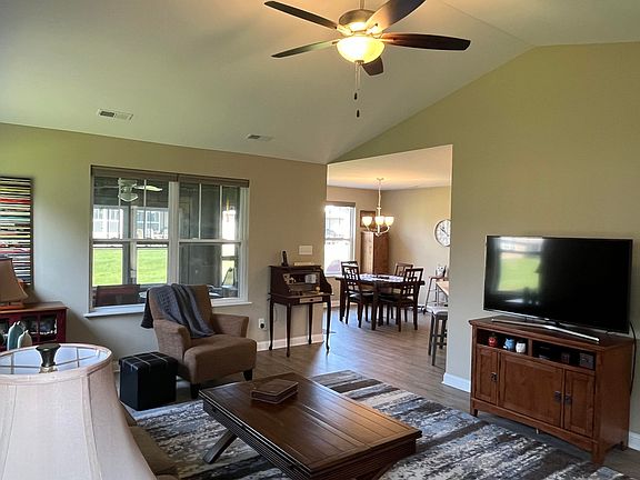 3rd image of 13972 Breakwater Ln