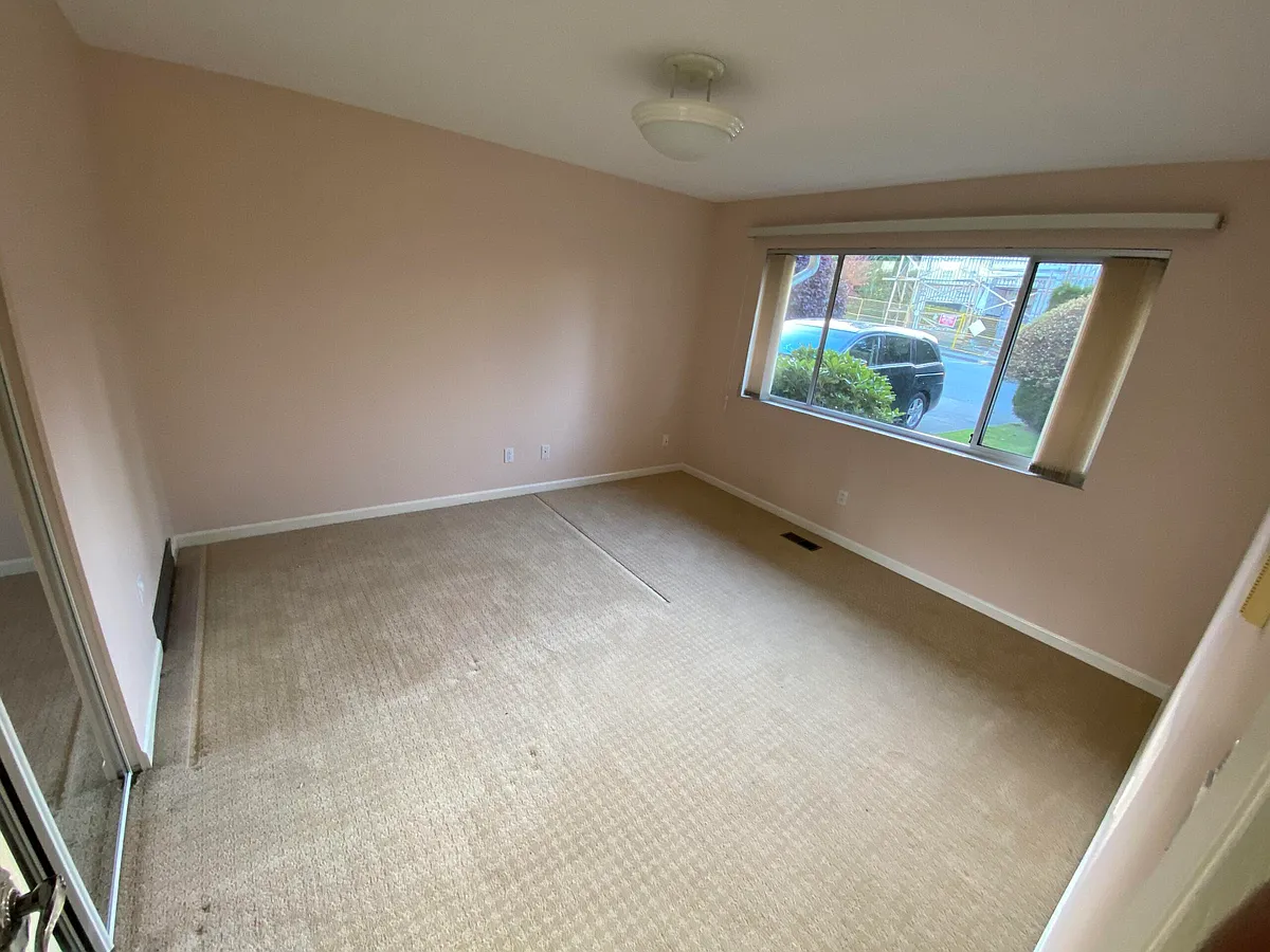 Building Photo - 6368 Buckingham Dr